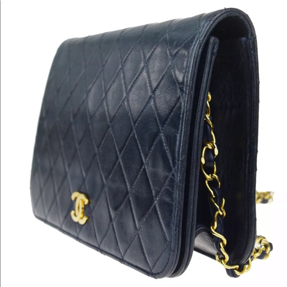 HOST PICK CHANEL AUTHENTIC MATALASSE FLAP VINTAGE - Picture 2 of 10